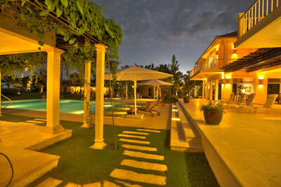 Luxury Villa Photo #64