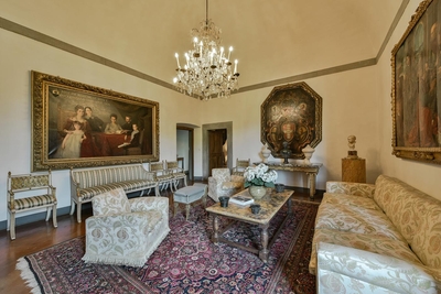 Luxury Villa Photo #18