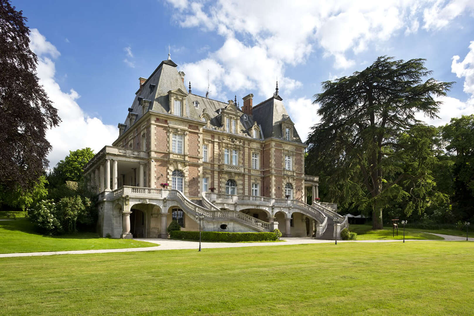  - Château Bouffémont - Image 1/18