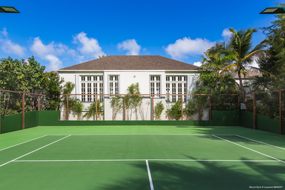 Tennis Court: Rare and unique in St-Barths, private tennis court. 