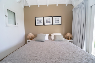 Bedroom 2: Queen size bed (or Twin beds), air-conditioning. Shared bathroom (with bedroom 3) wi