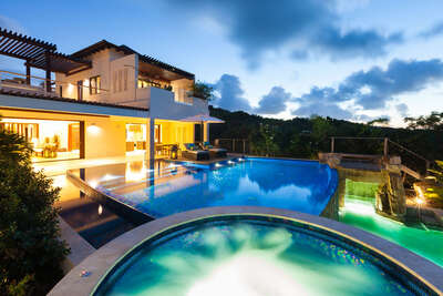 Luxury Villa Photo #11