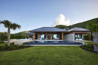 Luxury Villa Photo #1
