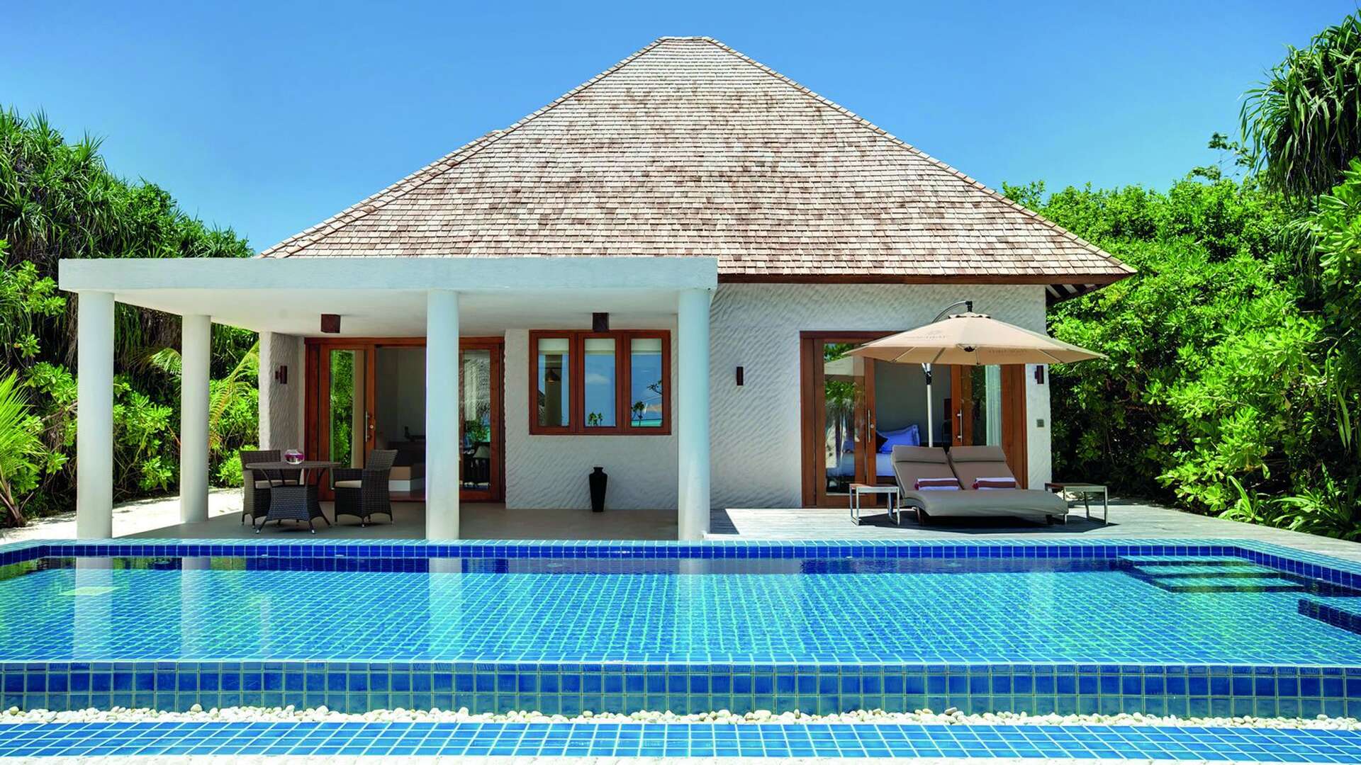  - Deluxe Beach Residence with Lap Pool - Image 1/16