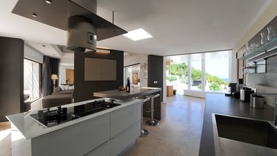 Kitchen: Modern and fully-equipped kitchen with stainless steel appliances, De Dietrich hobs, Siemen