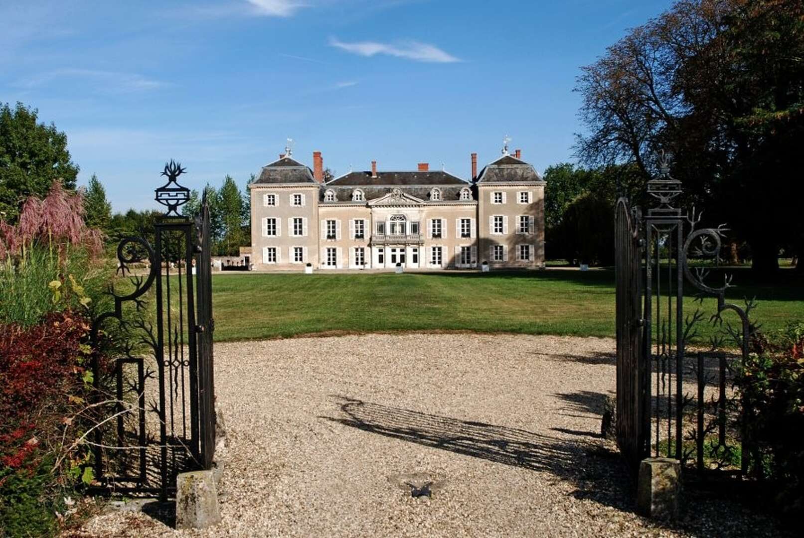  - Chateau de Varennes - Image 1/39