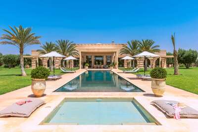 Luxury Villa Photo #1