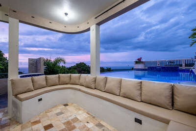 Luxury Villa Photo #8