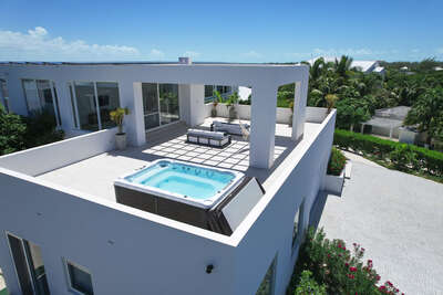 Luxury Villa Photo #32