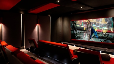 June Home Cinema: On the lower level. Large screen with HD overhead projector, air-conditioning, App