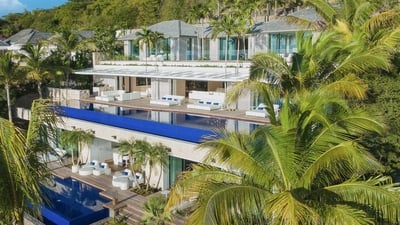 Luxury Villa Photo #3