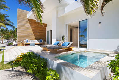 Beachfront 3 BDM Villa with Plunge Pool
