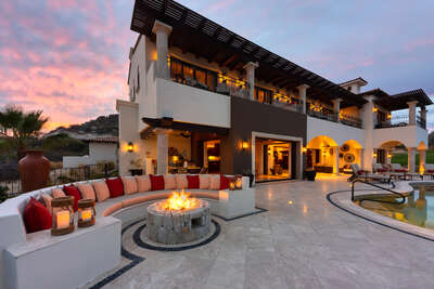 Luxury Villa Photo #21