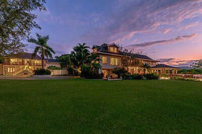 Luxury Villa Photo #40