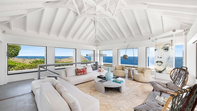 Living Area Villa  1: Magnificent living room with stunning ocean views.