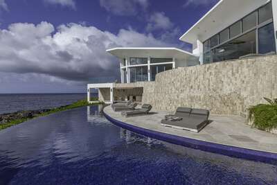 Luxury Villa Photo #5